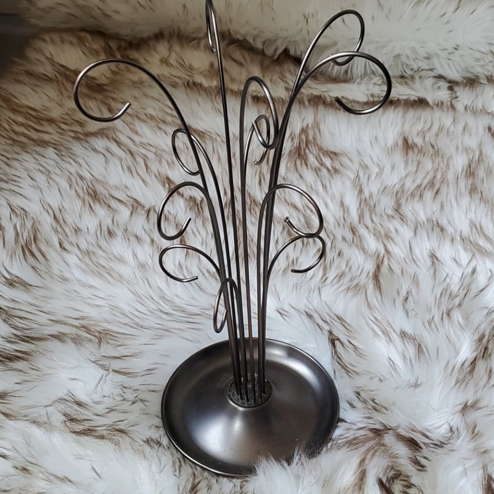 Jewelry holder, 12 semi loops with lower dish